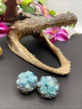 Hobé floral clips vintage